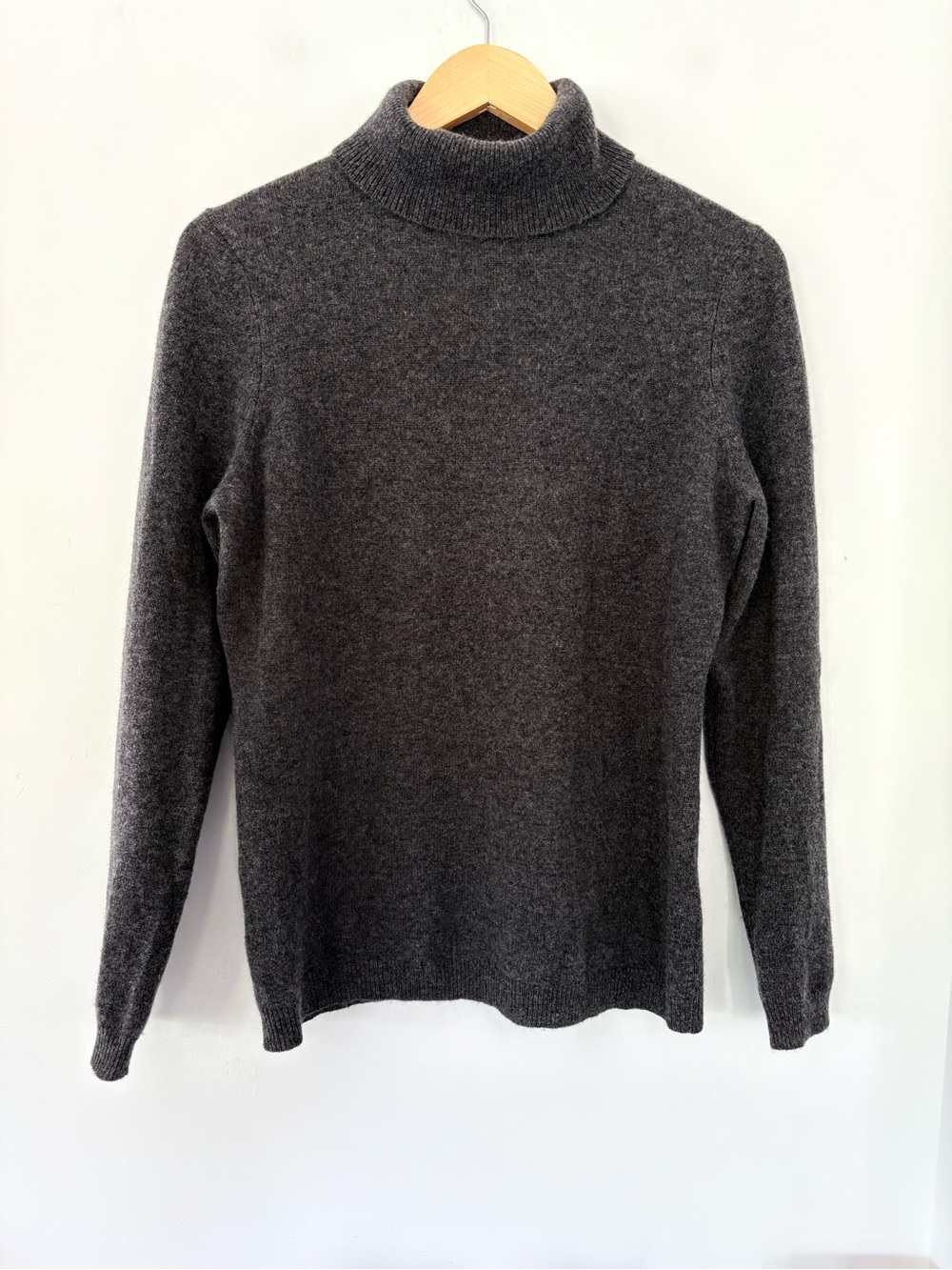 Charcoal Gray 100% Cashmere Turtleneck Sweater LS Knit Sz M Charter Club Luxury